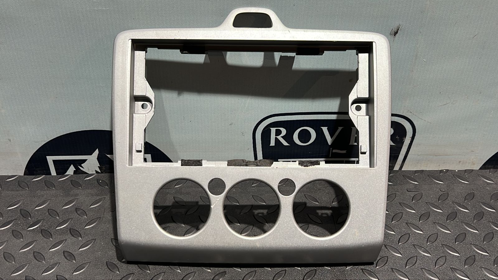 Накладка на торпедо Ford Focus/2 2004-2011