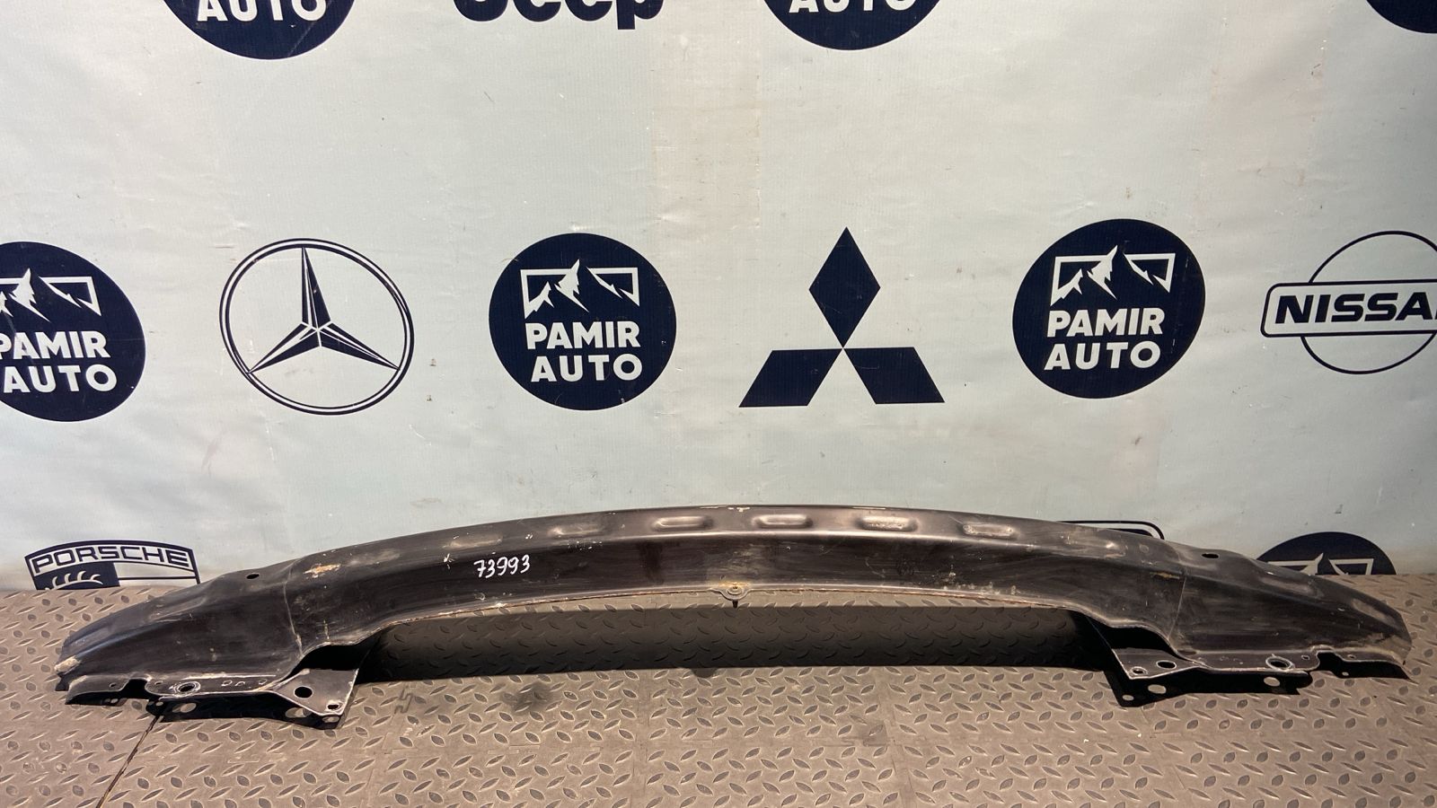 Усилитель бампера передний Volkswagen Golf/4 1997-2006