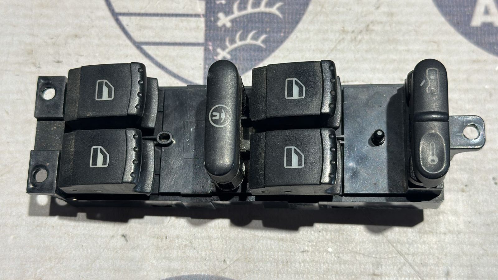 Блок управления стеклоподъемниками Volkswagen Golf/4 1997-2006