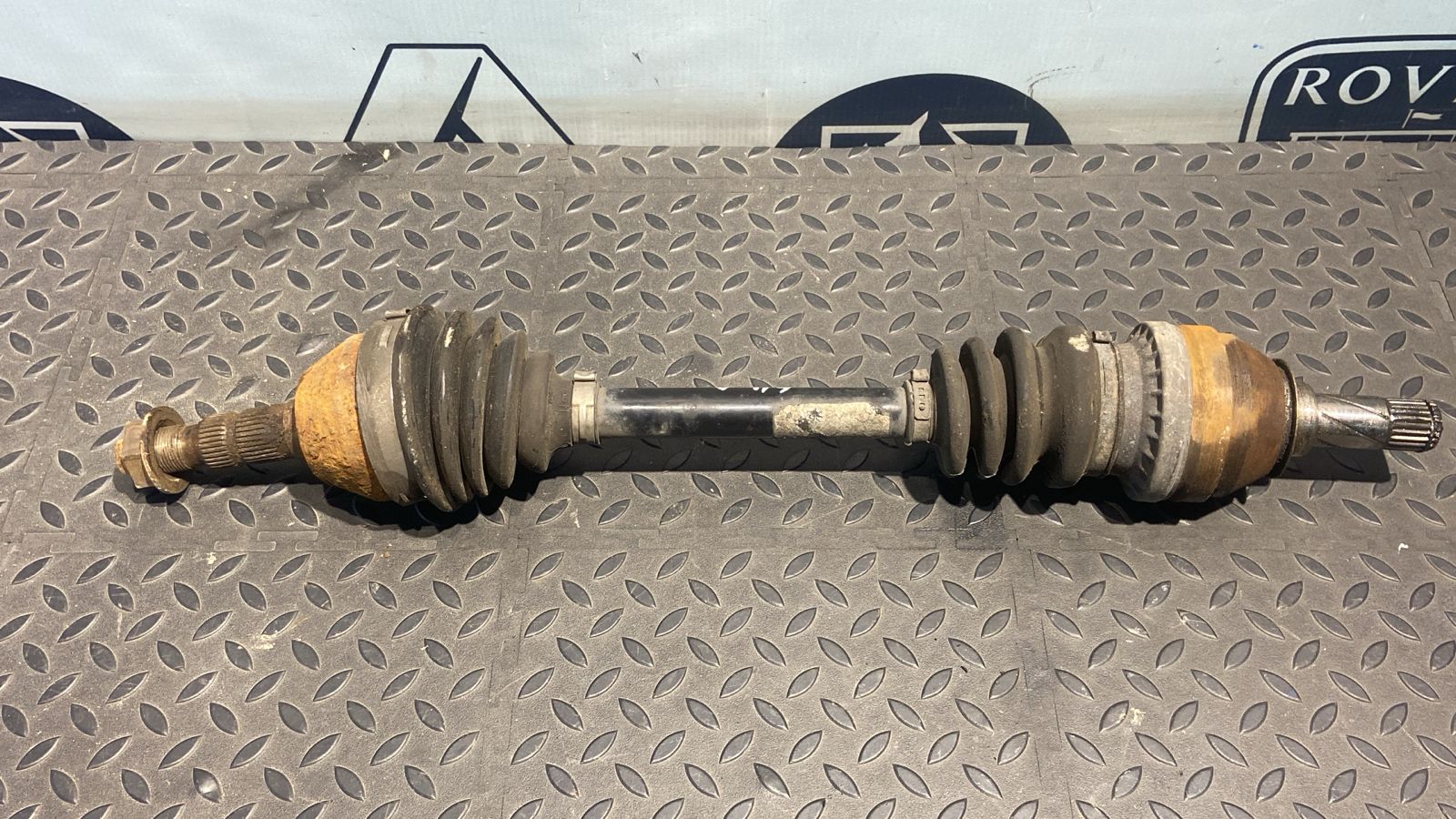 Полуось передняя левая Opel Astra/H 2004-2014