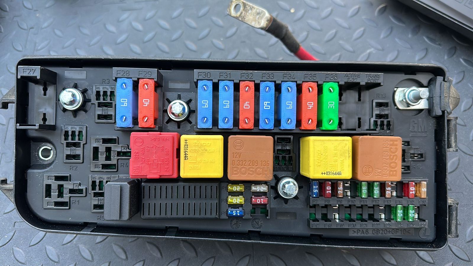 Блок предохранителей Opel Vectra/C 2002-2008