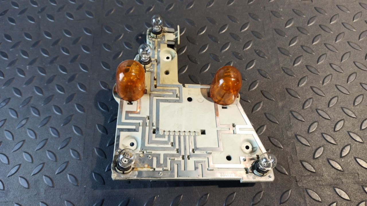 Плата заднего фонаря левая Mercedes E/W211 2002-2009