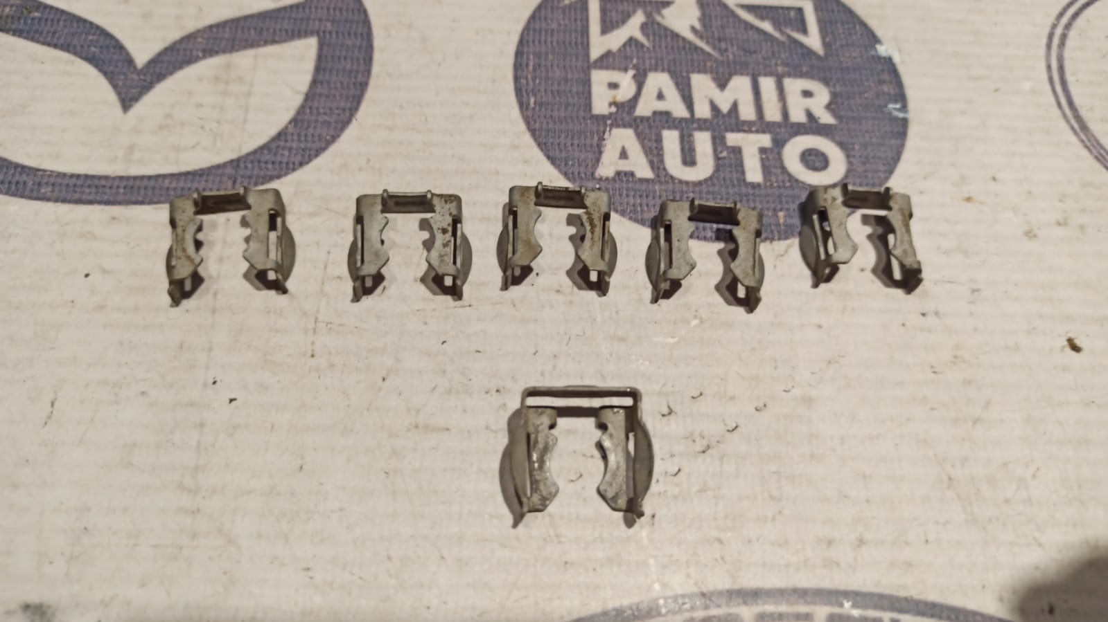 Скоба топливной форсунки Mercedes E/W211 2002-2009