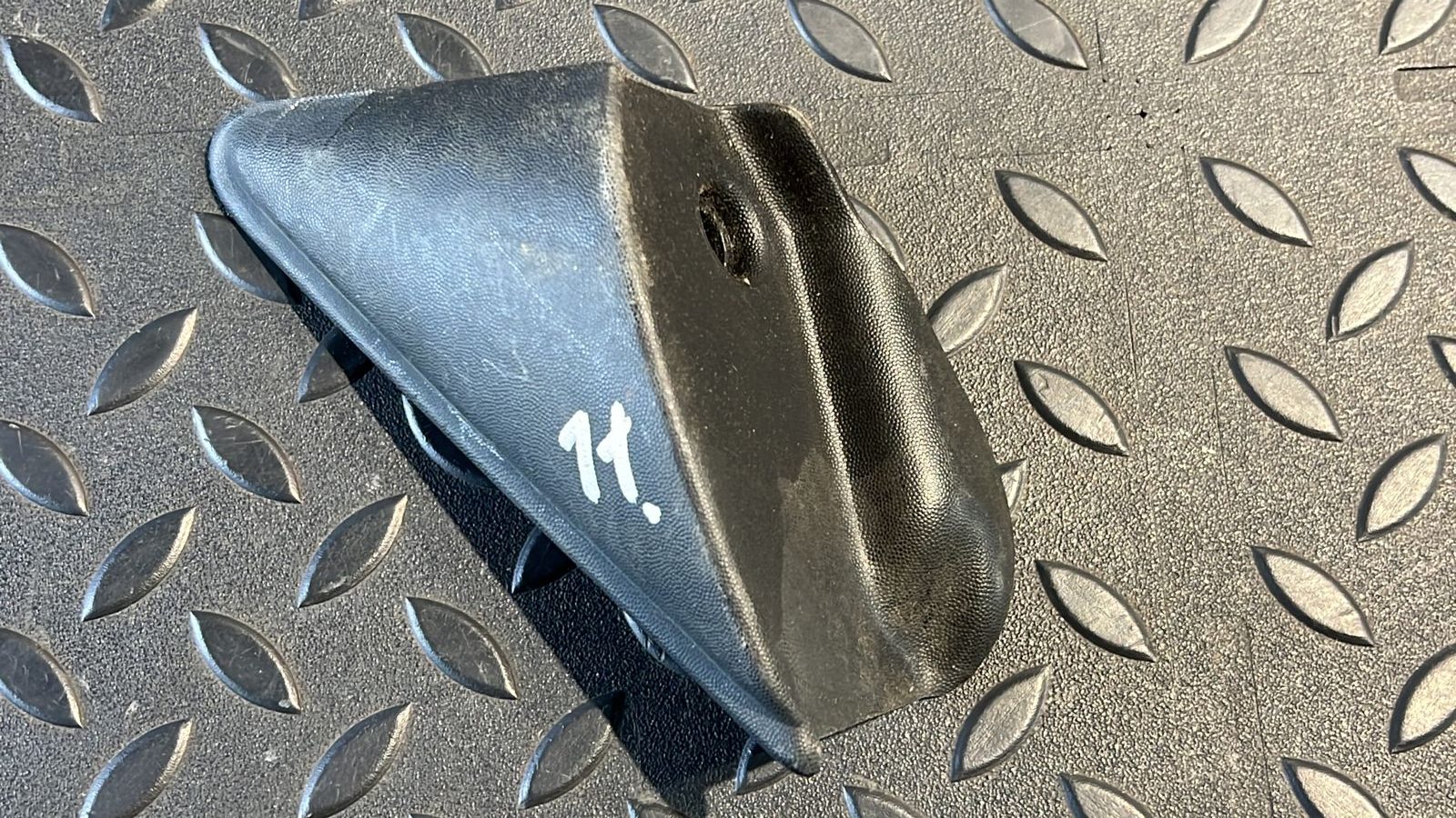 Накладка крыла передняя правая Renault Megane/2 2002-2009