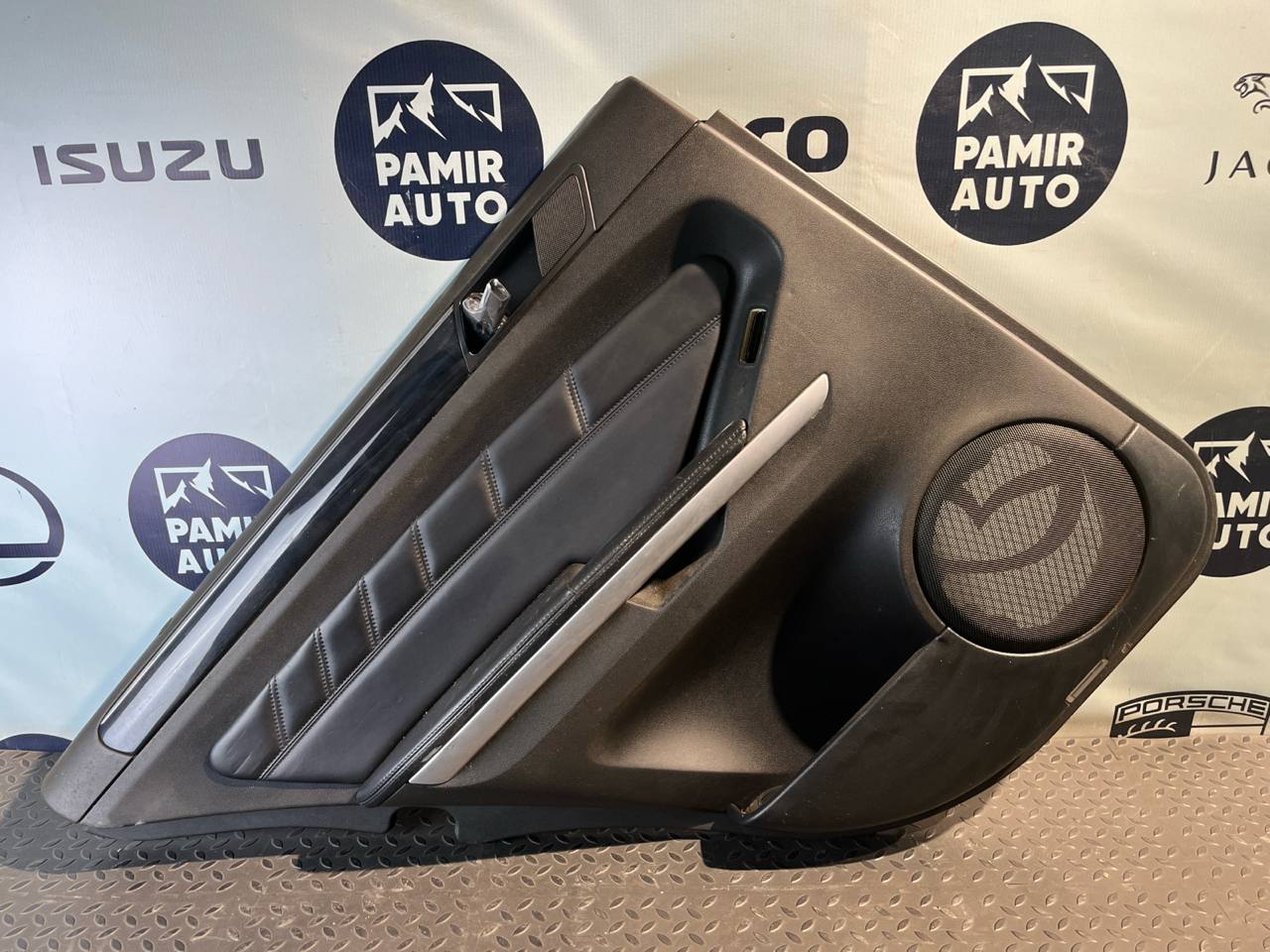 Обшивка двери задняя левая Mercedes M/W164 2005-2011