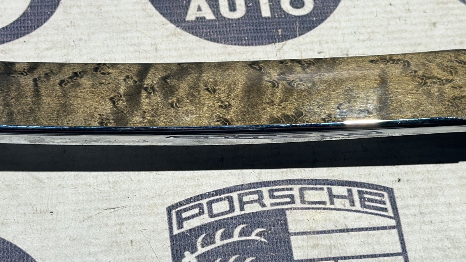 Накладка на торпедо левая Mercedes E/W211 2002-2009