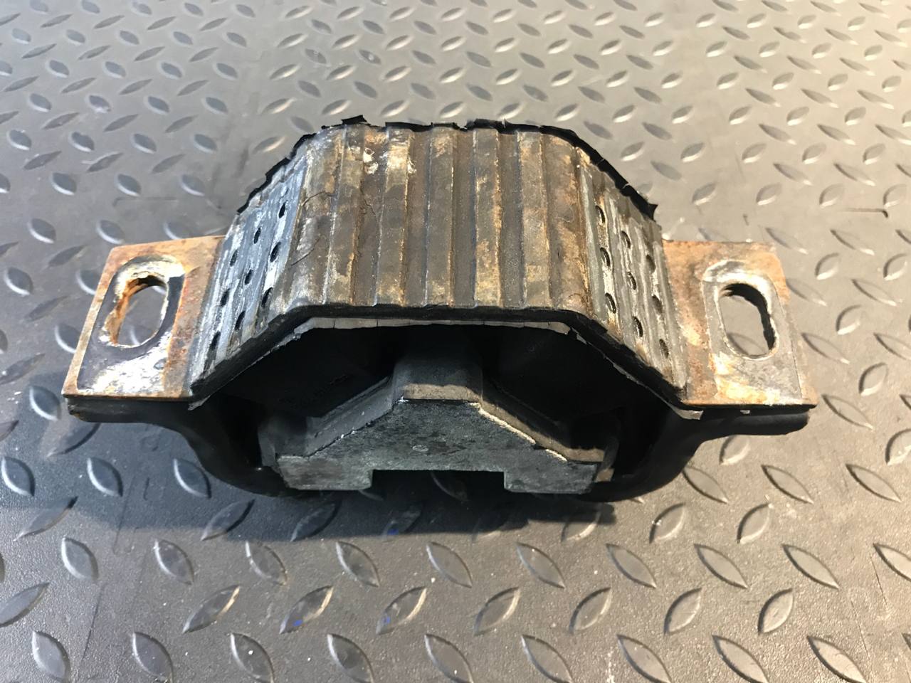 Опора двигателя Mercedes Vito/W638 1996-2003