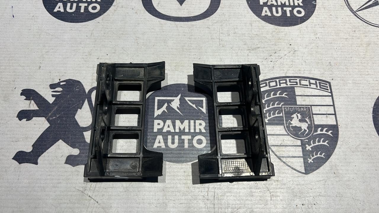 Кронштейн бампера задний BMW 5/E39 1995-2004