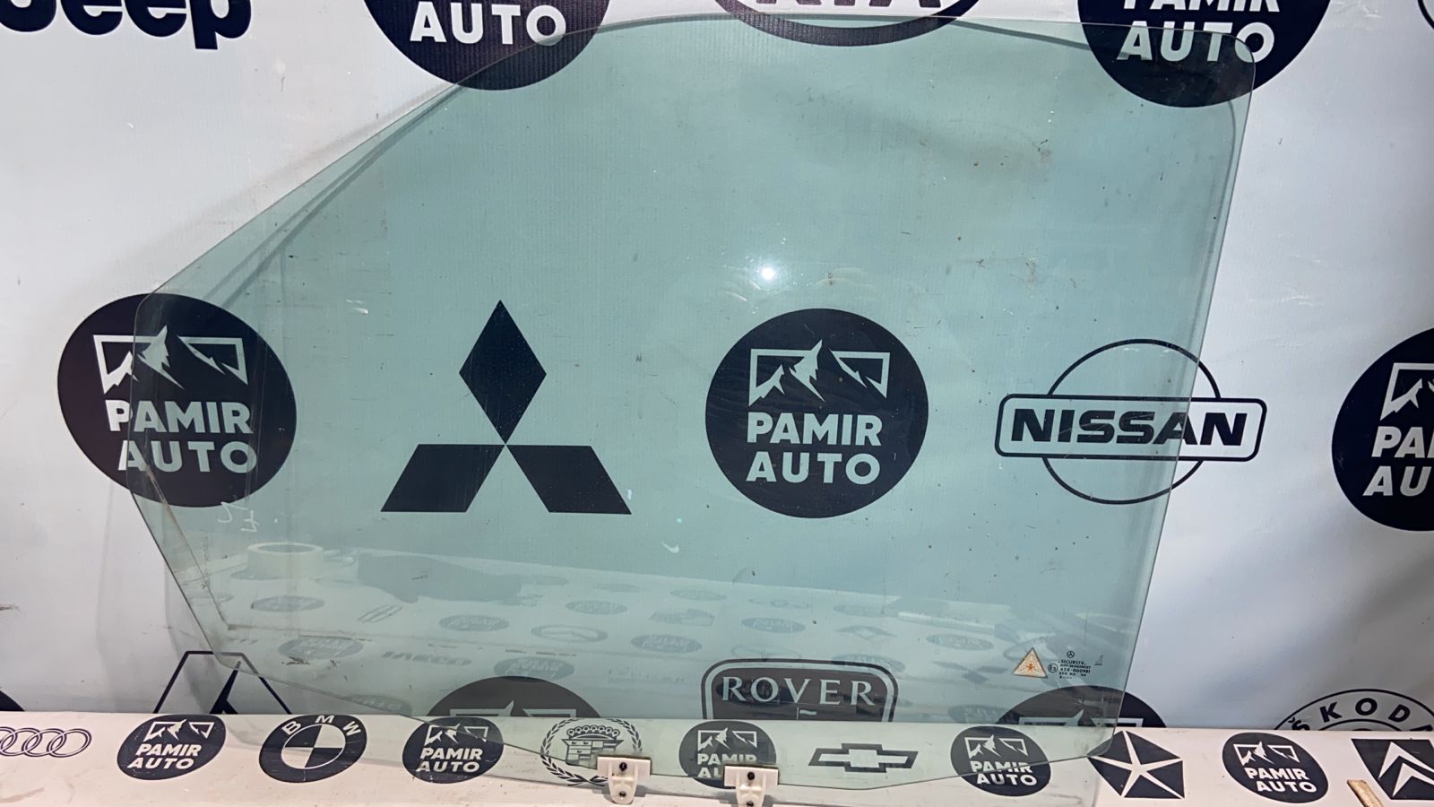 Стекло двери переднее левое Mercedes Vito/W638 1996-2003