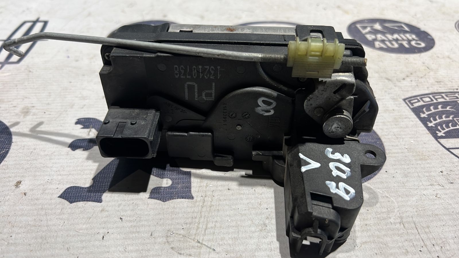 Замок двери задний левый Opel Zafira/B 2005-2014