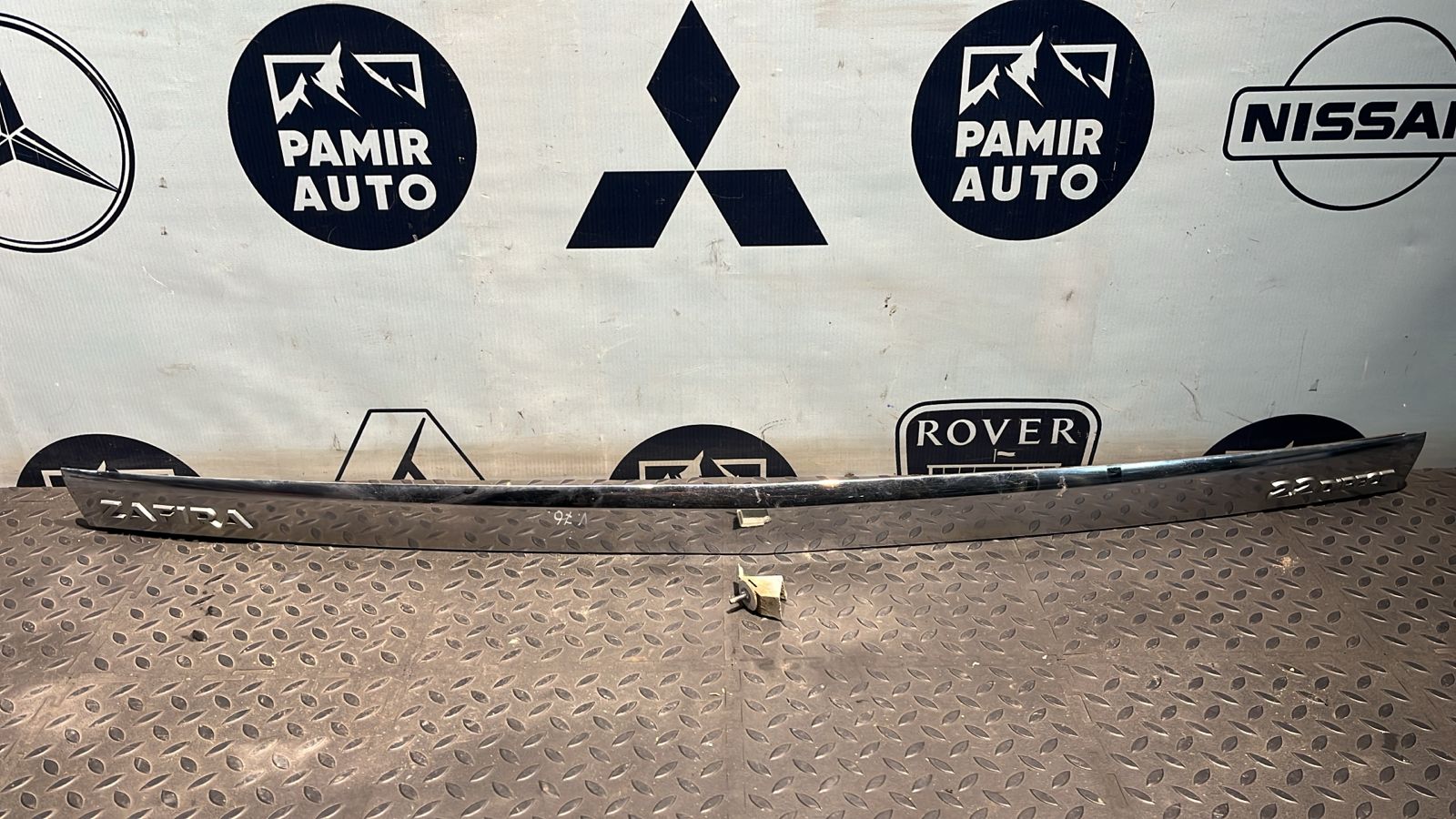 Накладка двери багажника Opel Zafira/B 2005-2014