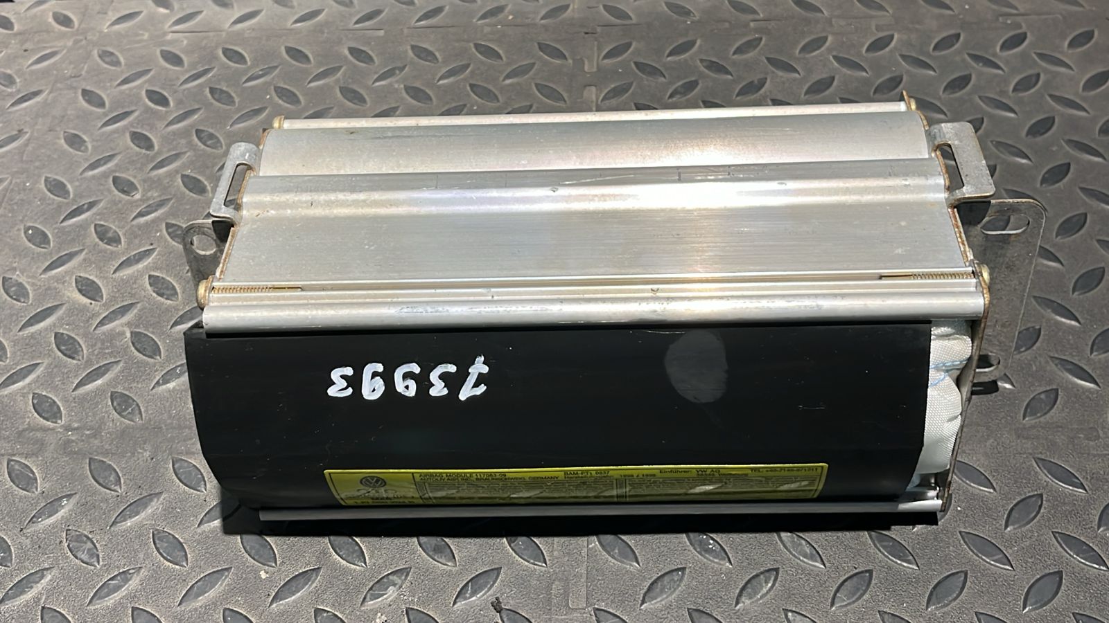 Подушка безопасности в торпедо Volkswagen Golf/4 1997-2006