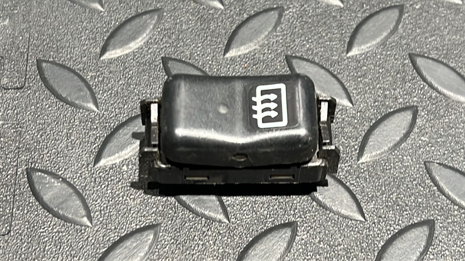 Кнопка обогрева заднего стекла Mercedes C/W202 1993-2001