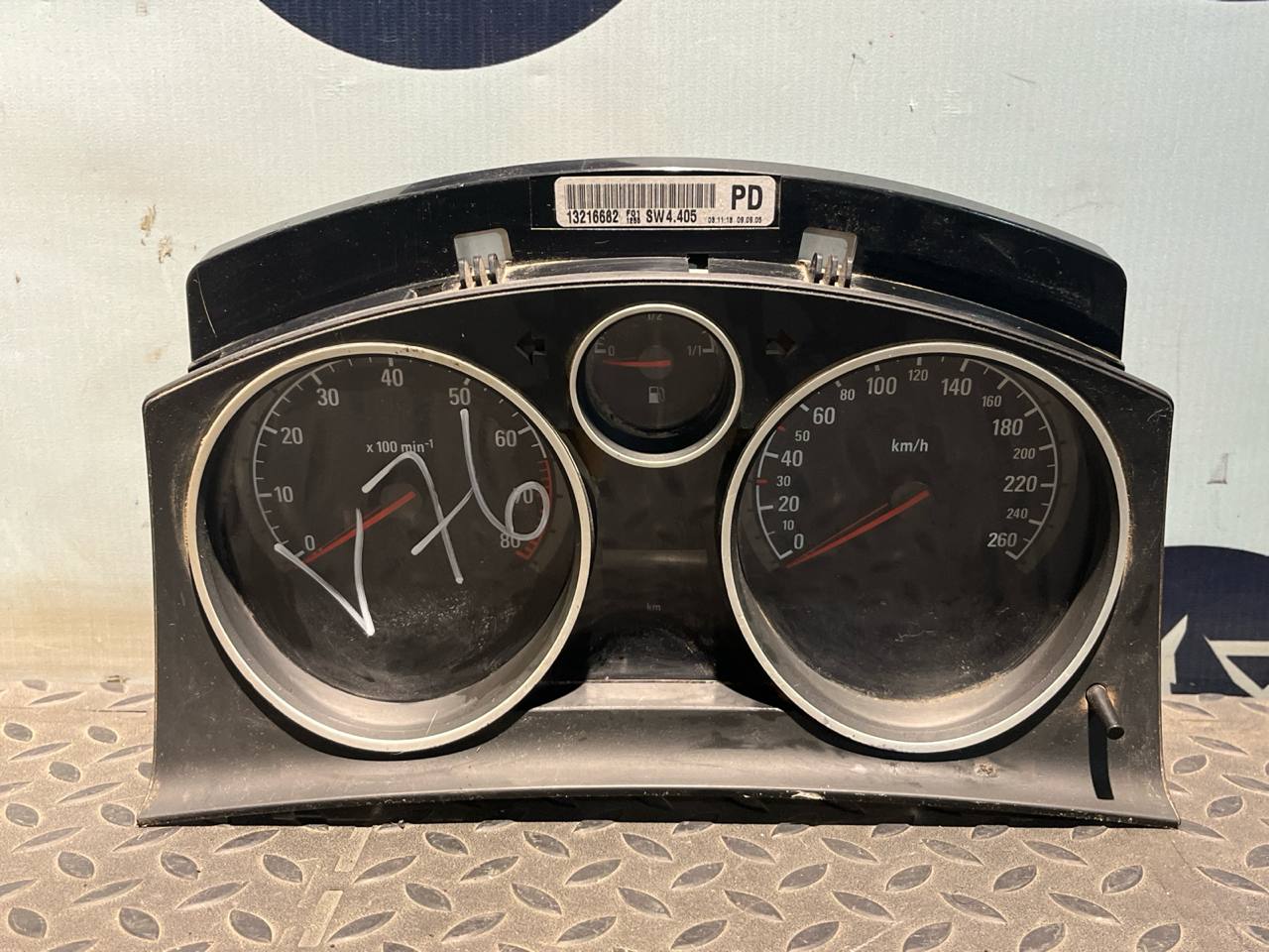 Комбинация приборов (Щиток) Opel Zafira/B 2005-2014