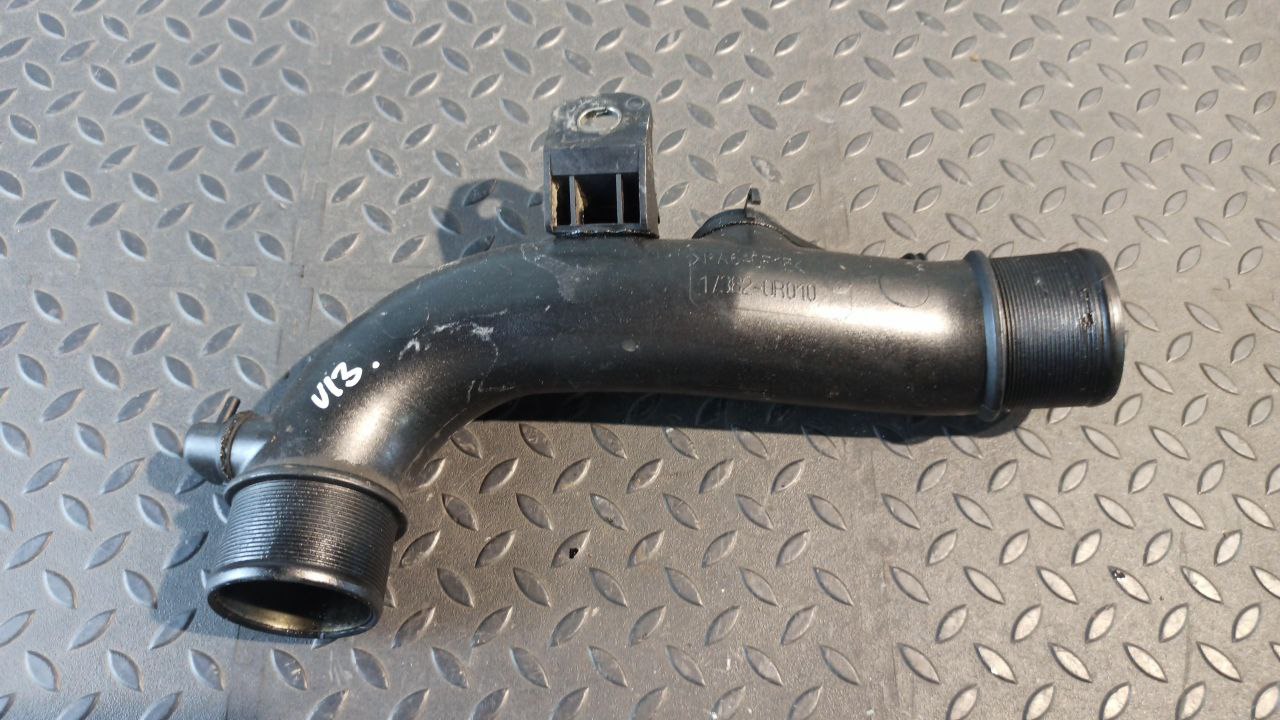 Патрубок интеркулера Toyota Avensis/2 2003-2009