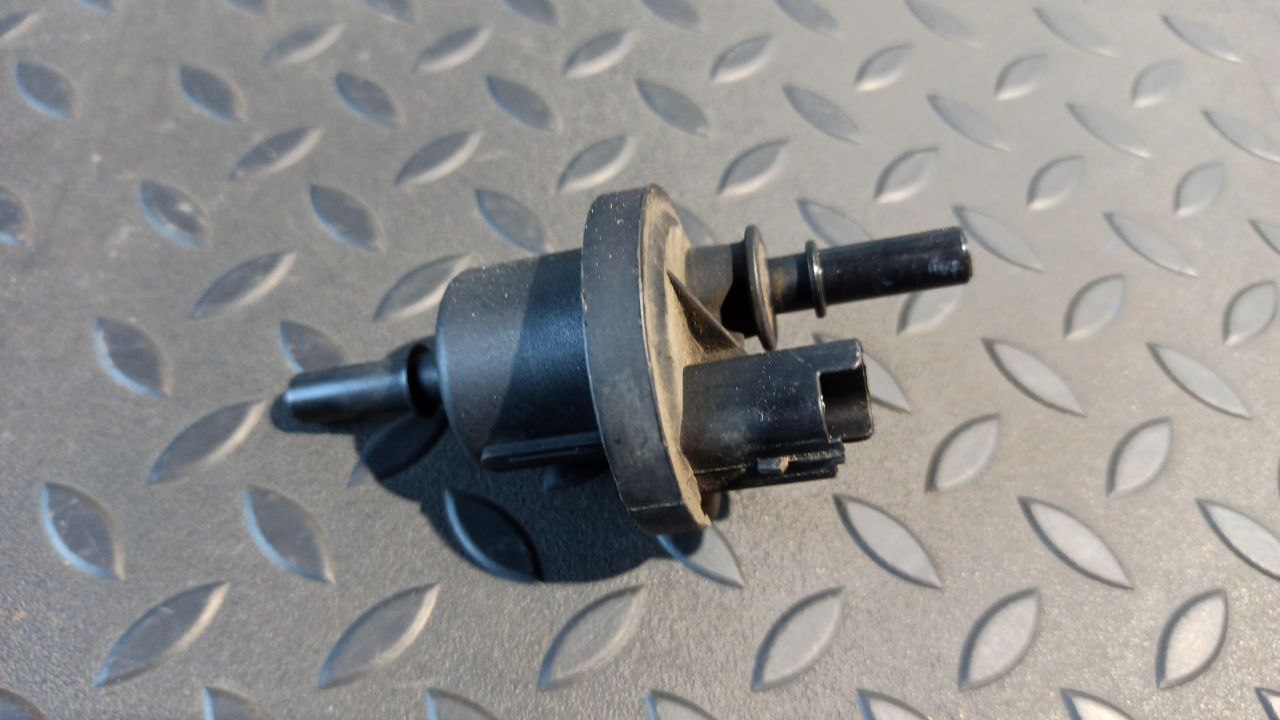 Клапан вентиляции топливного бака Renault Scenic/2 2003-2009