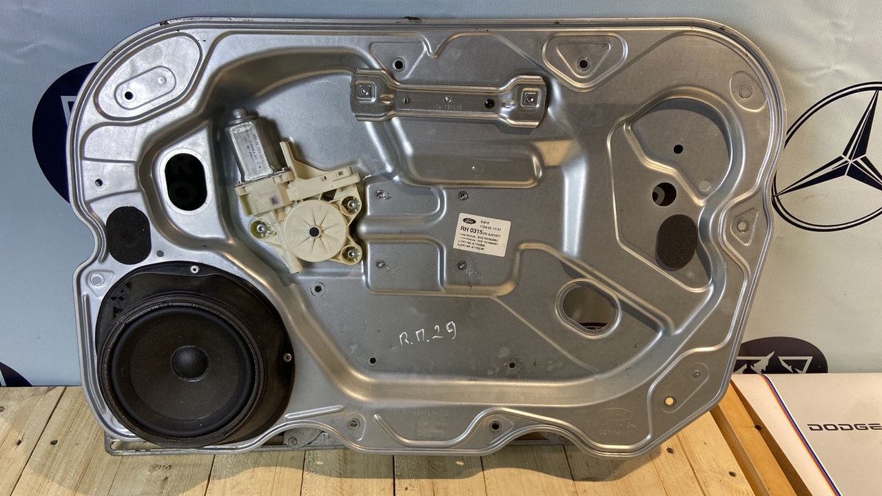 Стеклоподъемник передний правый Ford C-Max 2003-2010