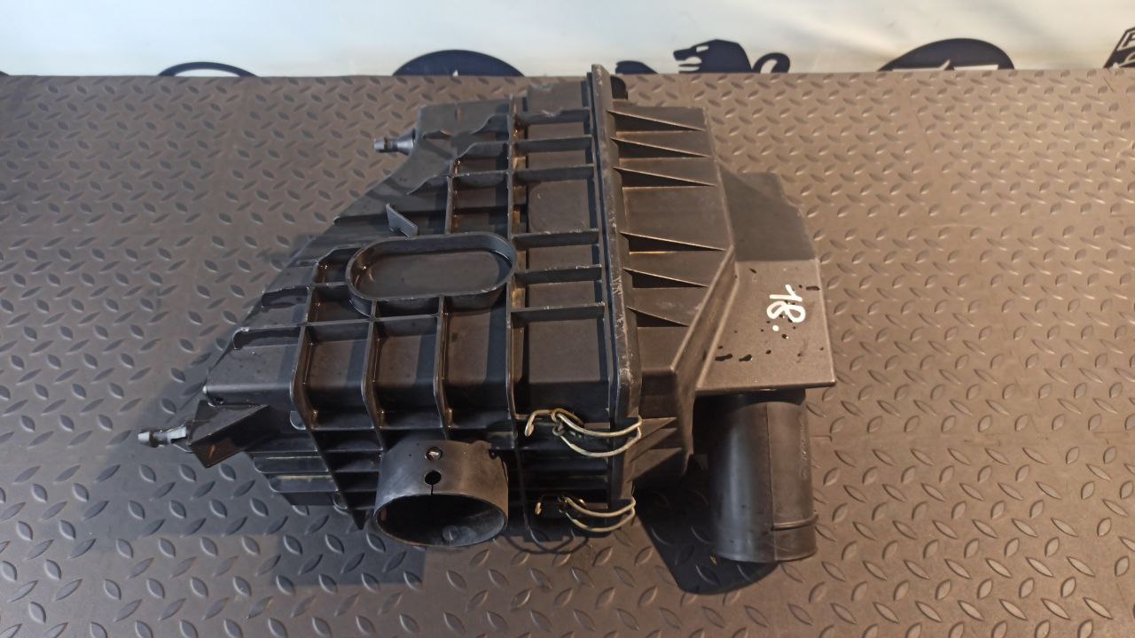 Корпус воздушного фильтра Ford Transit 2006-2013