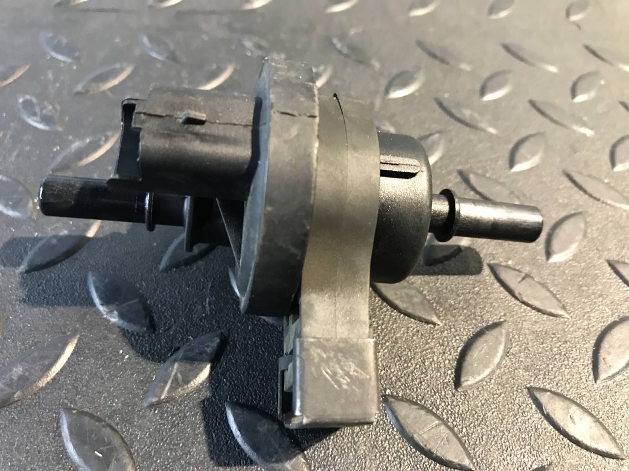 Клапан вентиляции топливного бака Renault Megane/2 2002-2009