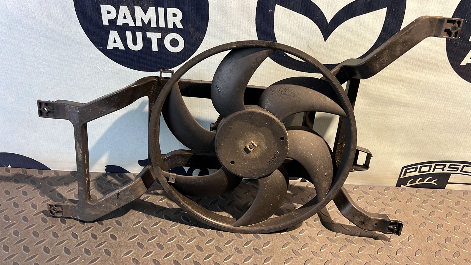 Вентилятор радиатора Renault Sandero 2009-2014
