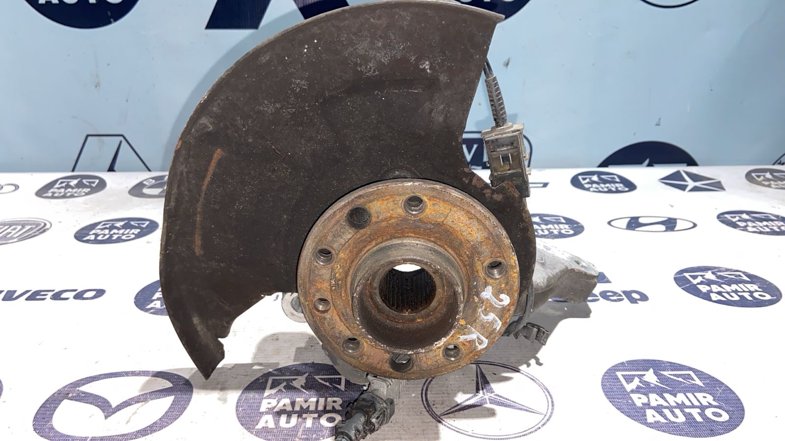 Кулак поворотный передний правый Opel Vectra/C 2002-2008