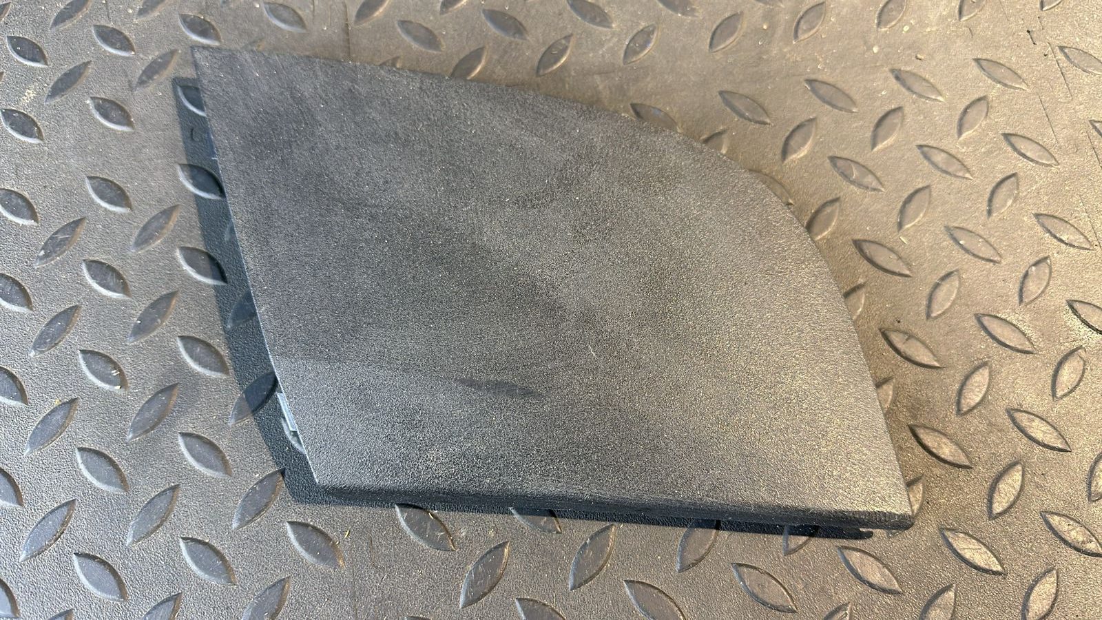 Решетка под лобовое стекло (Жабо) правая Mercedes B/W245 2005-2011