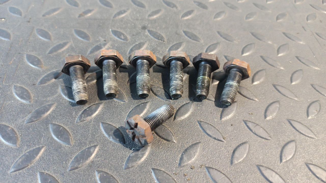 Болт маховика Renault Megane/2 2002-2009