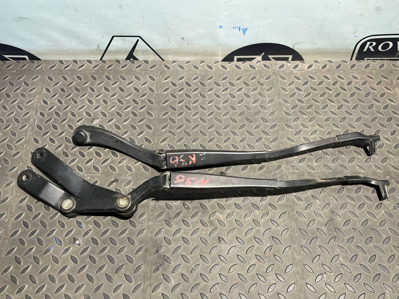 Поводок стеклоочистителя Mercedes C/W204 2006-2015