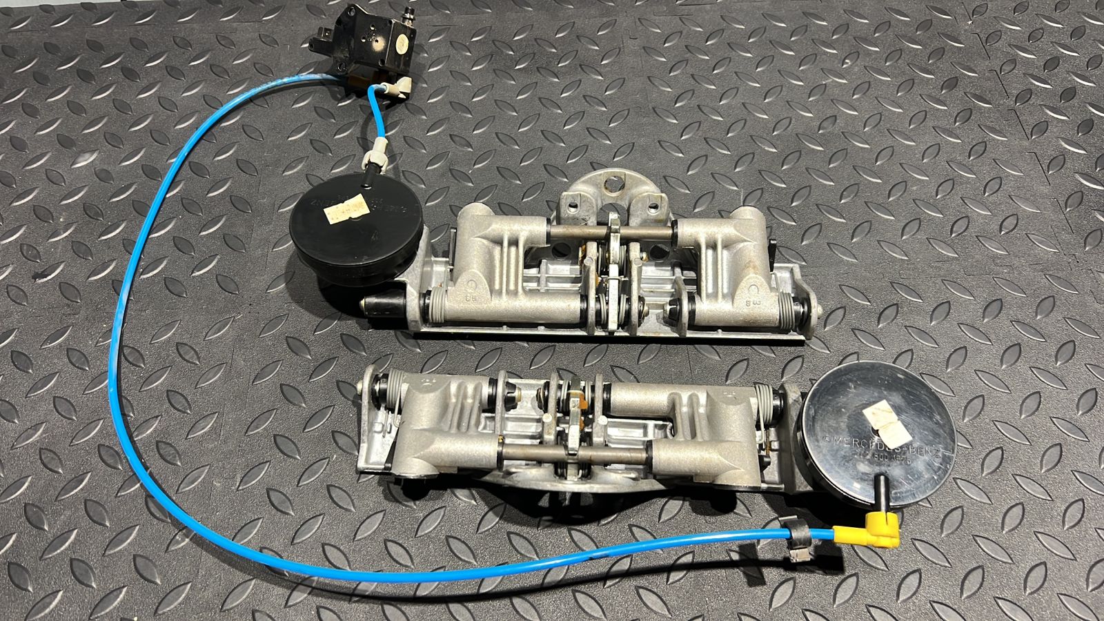 Замок спинки сиденья Mercedes C/W202 1993-2001