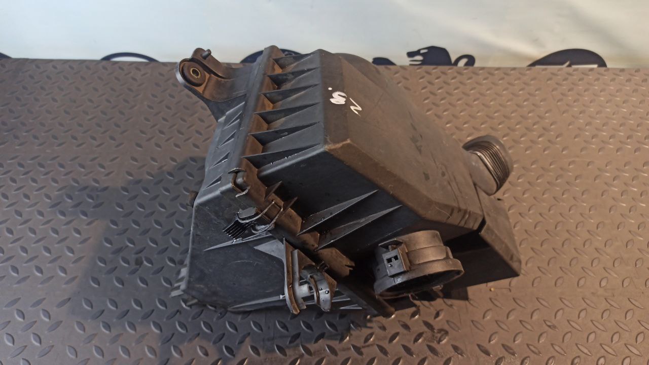 Корпус воздушного фильтра BMW 3/E46 1998-2007