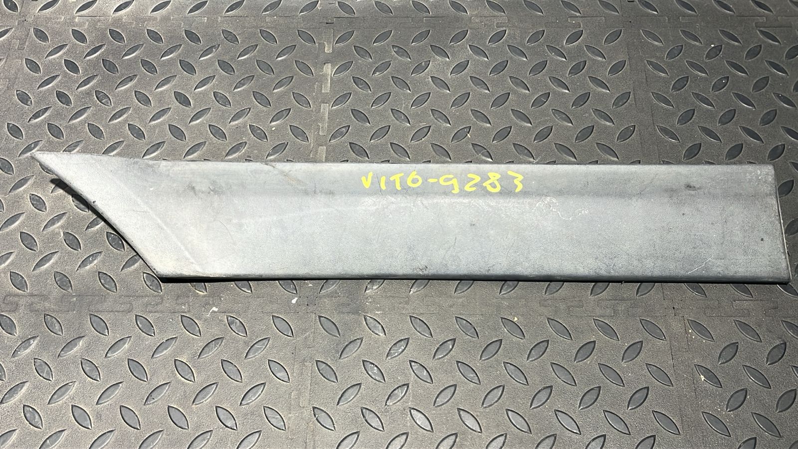 Молдинг крыла задний правый Mercedes Vito/W639 2003-2014