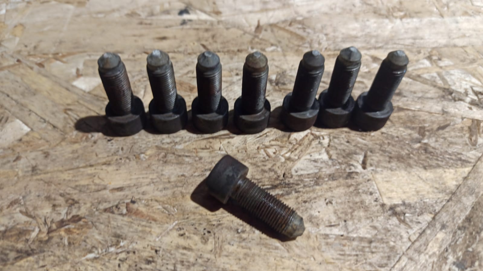 Болт маховика Mercedes Vito/W638 1996-2003