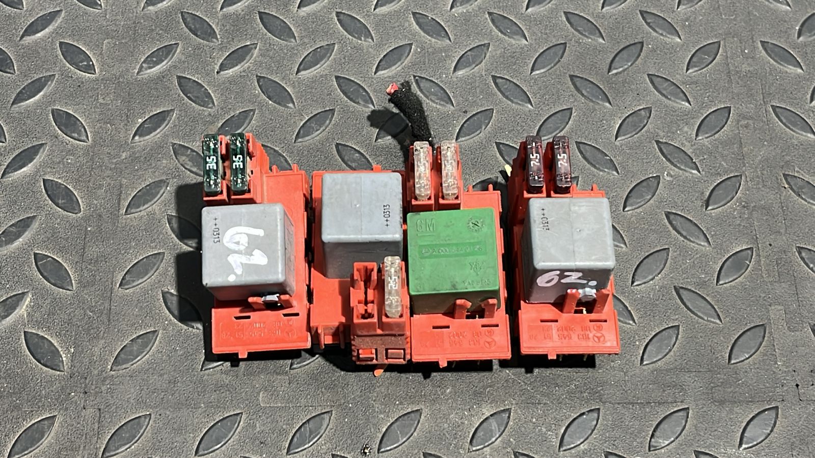 Блок реле Mercedes M/W163 1997-2005