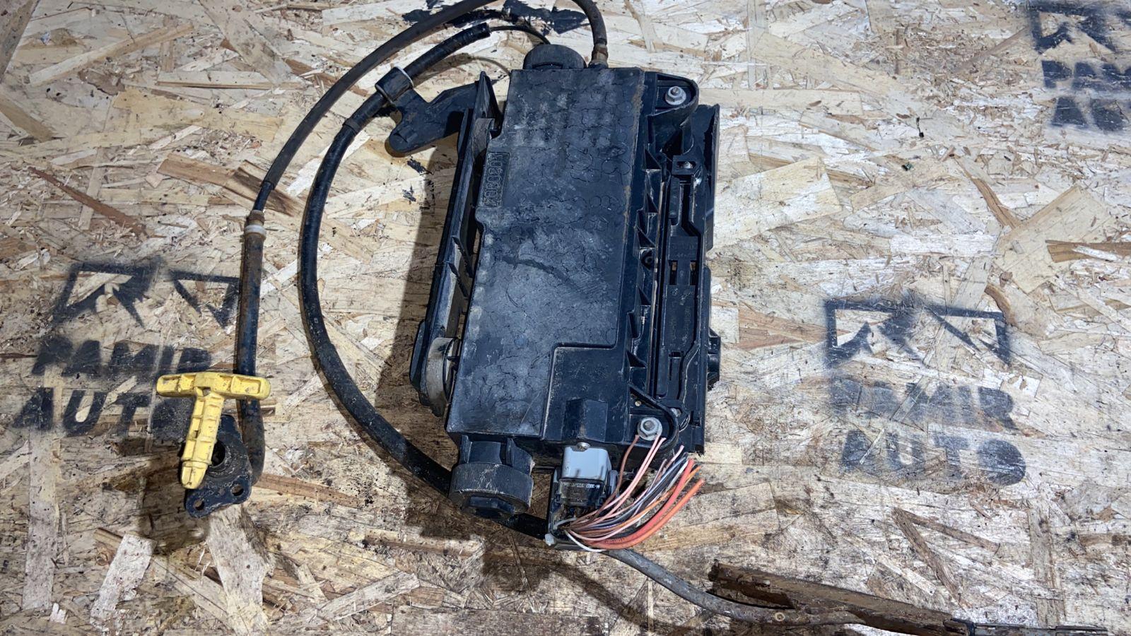 Блок управления стояночным тормозом Renault Scenic/2 2003-2009