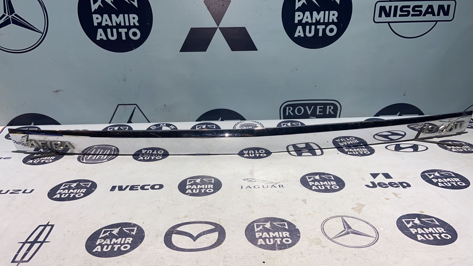 Накладка двери багажника Opel Zafira/B 2005-2014