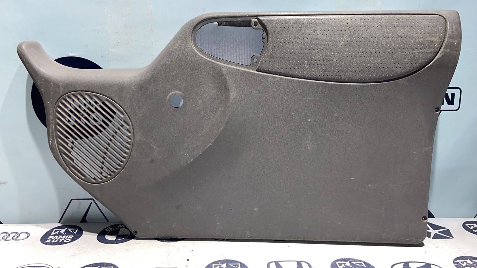 Обшивка двери передняя правая Ford Transit 2000-2006