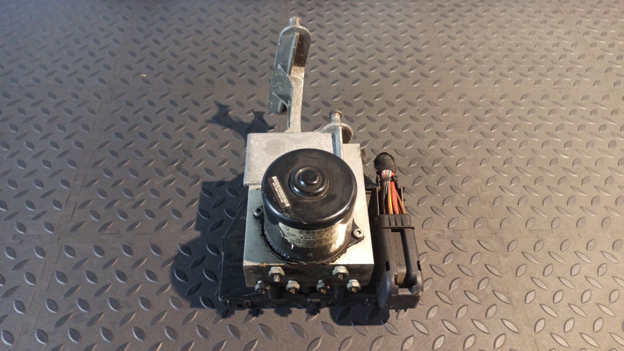Блок ABS Mercedes C/W203 2000-2008