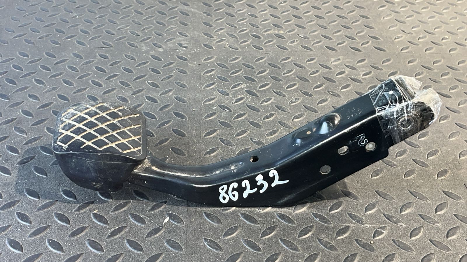 Педаль тормоза Volkswagen Golf/4 1997-2006