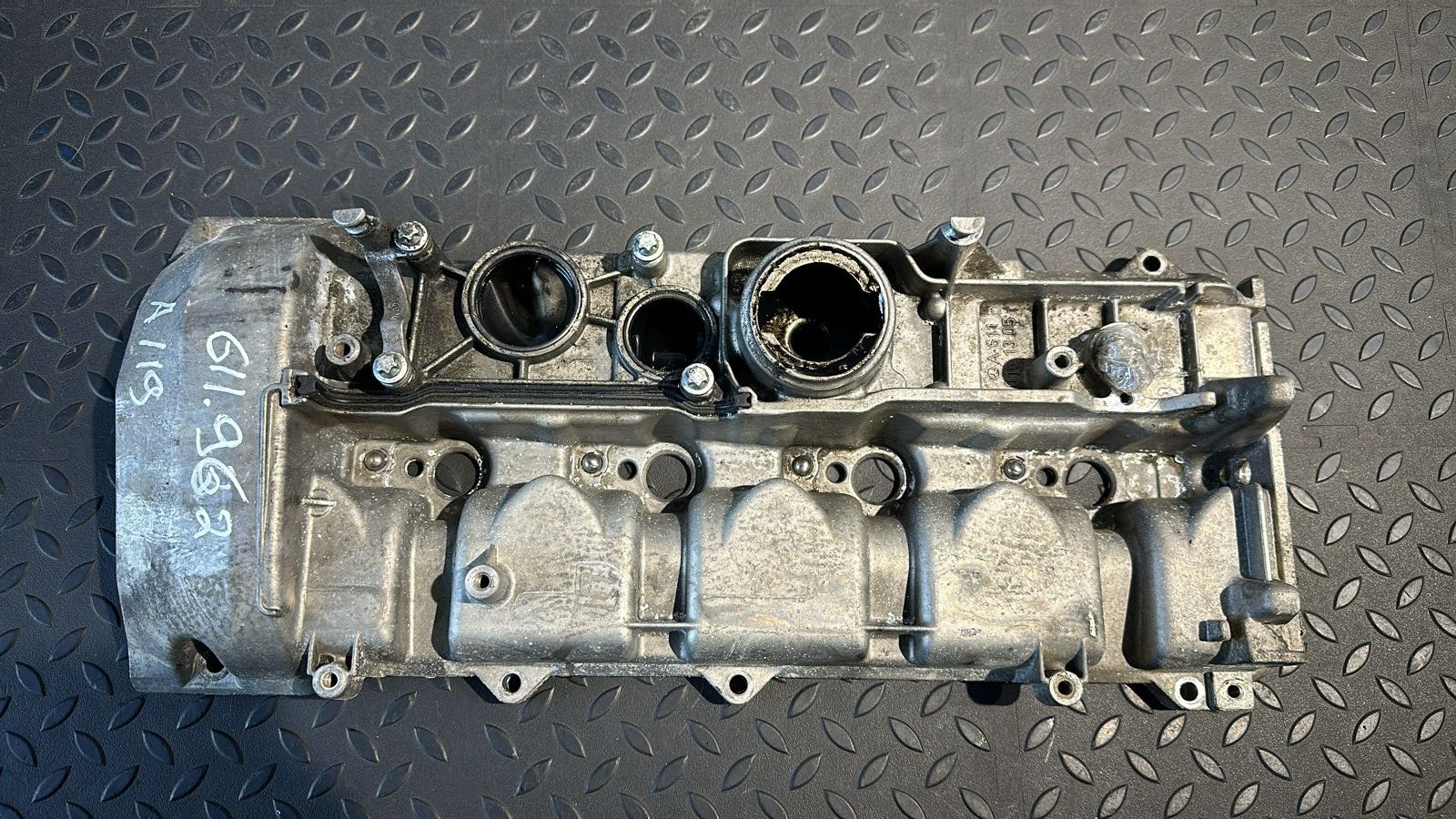 Крышка клапанная Mercedes C/W203 2000-2008