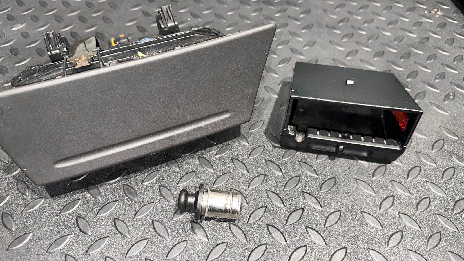 Пепельница Ford Focus/2 2004-2011