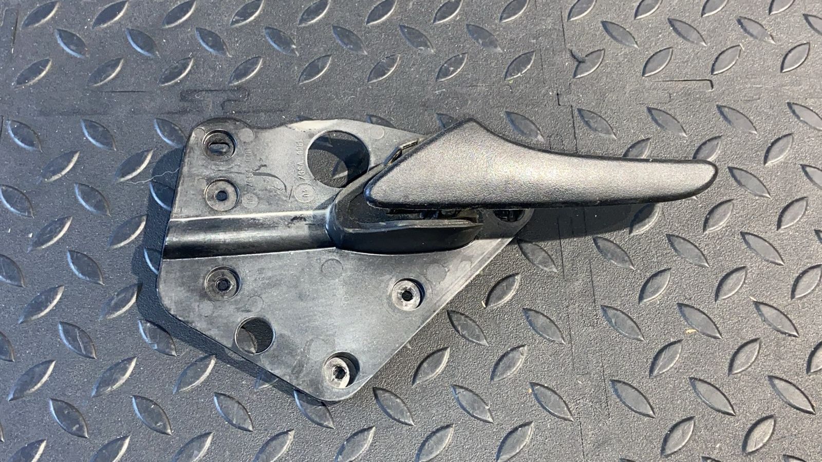 Ручка двери передняя левая Mercedes Vito/W639 2003-2014