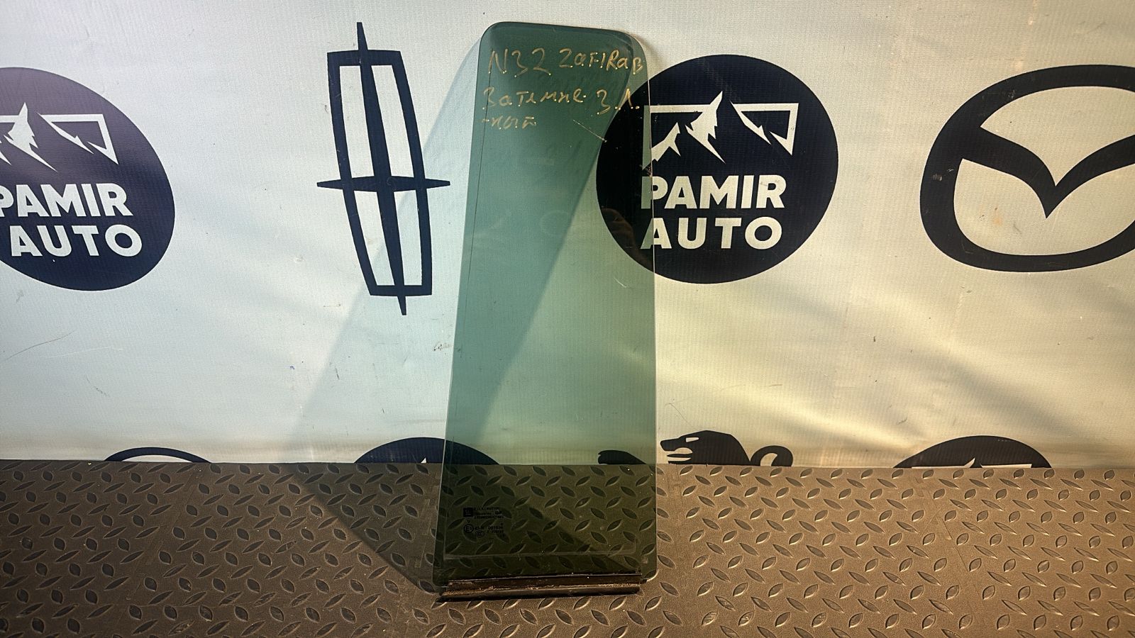 Форточка двери задняя левая Opel Zafira/B 2005-2014