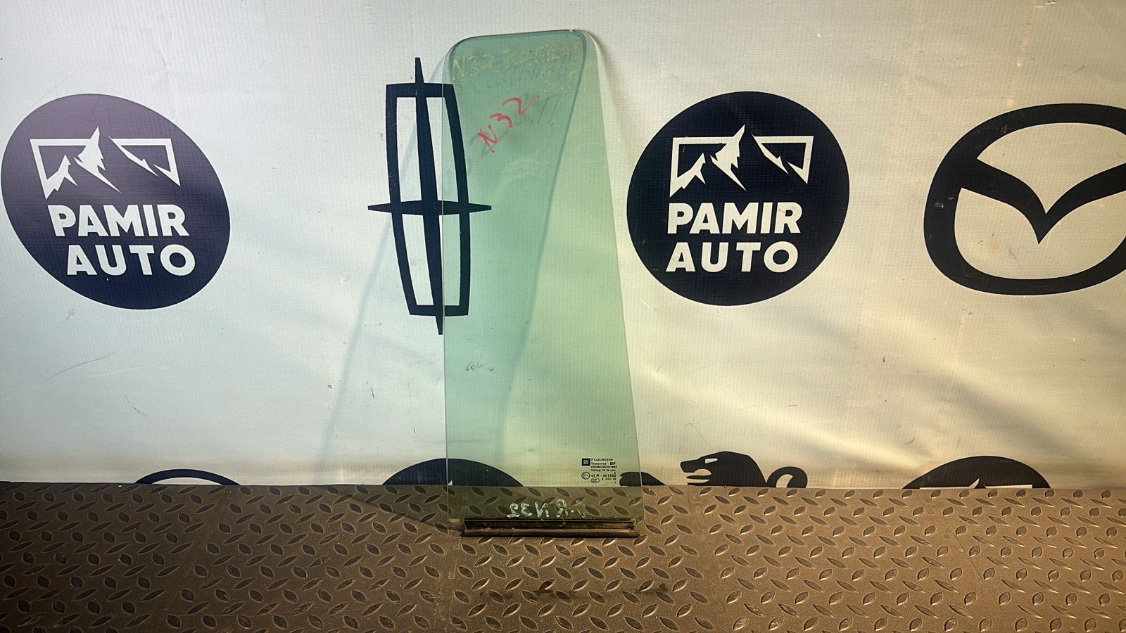 Форточка двери задняя правая Opel Zafira/B 2005-2014