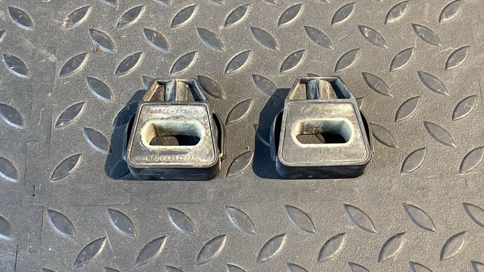 Кронштейн радиатора Volkswagen Golf/4 1997-2006