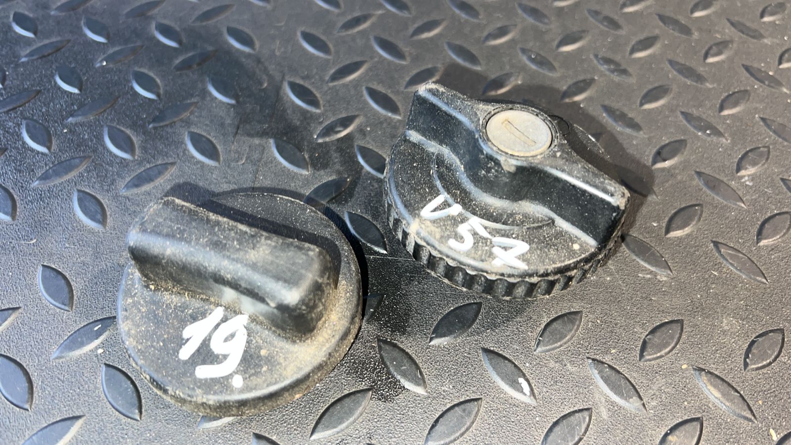 Крышка топливного бака Mercedes Vito/W638 1996-2003