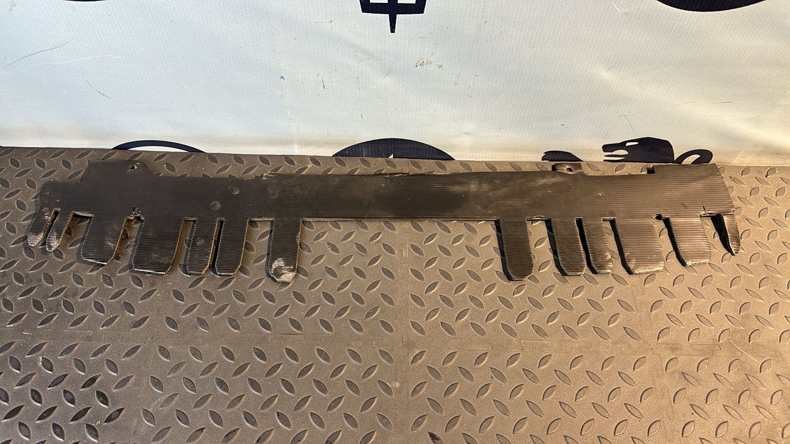 Кожух радиатора верхний Mercedes Vito/W639 2003-2014