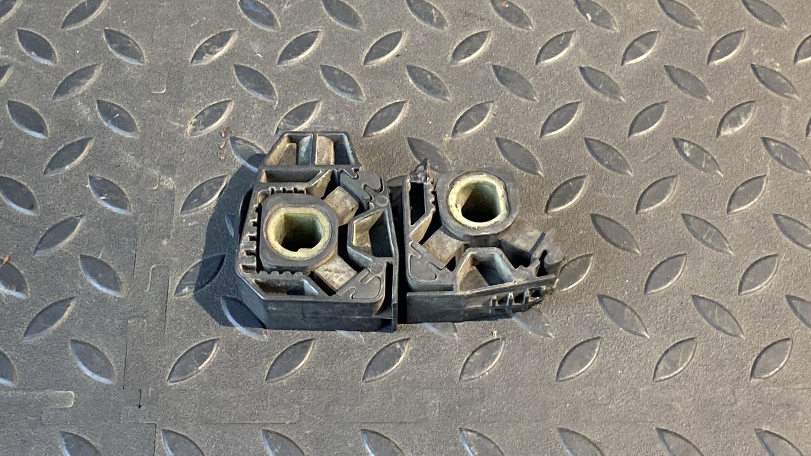 Кронштейн радиатора Volkswagen Golf/4 1997-2006