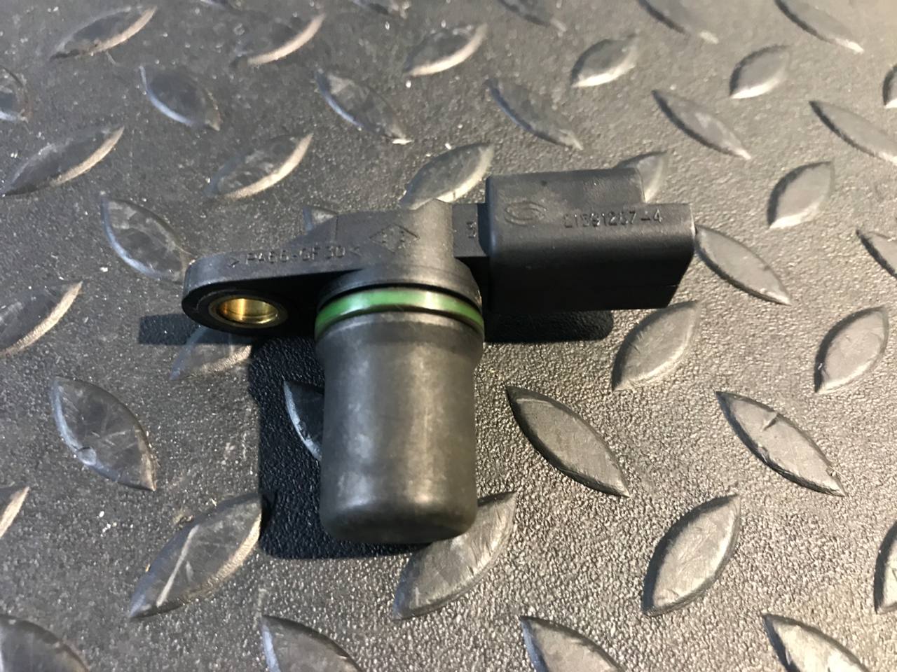 Датчик положения распредвала Renault Megane/2 2002-2009