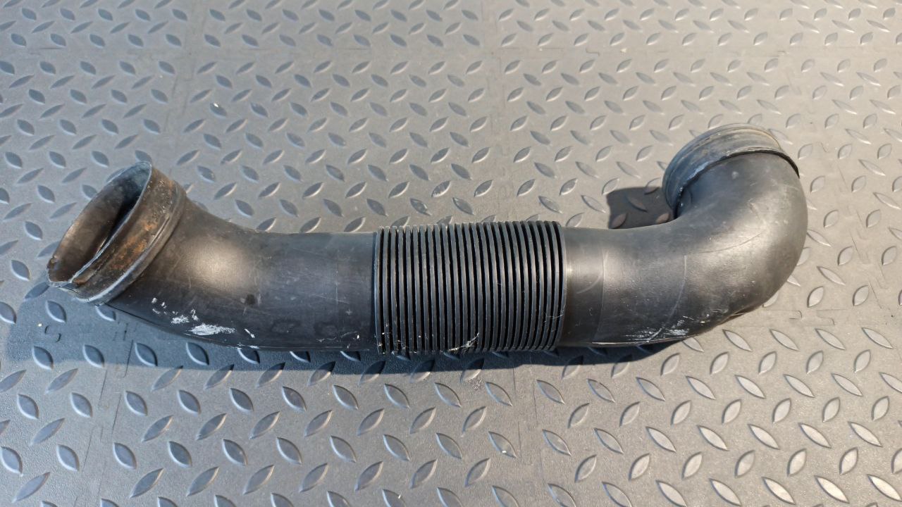 Патрубок воздушного фильтра Opel Vectra/C 2002-2008