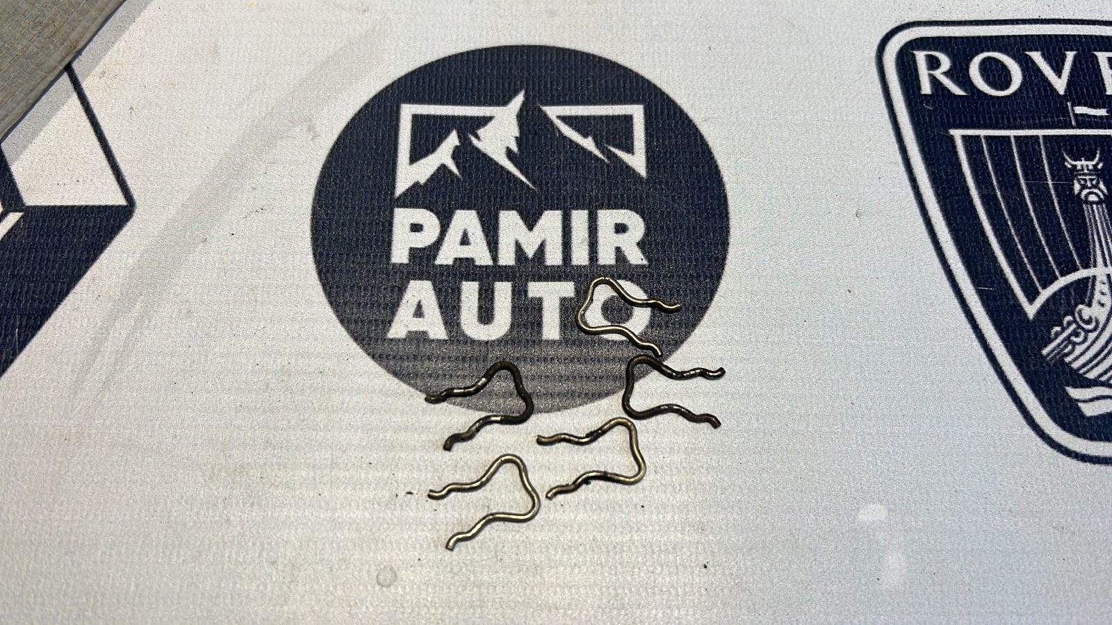 Скоба топливной форсунки Opel Vivaro/A 2001-2014